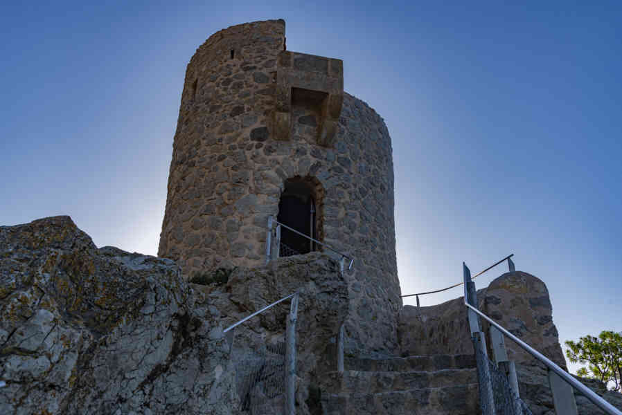 Mallorca - Banyalbufar 04 - torre del Verger.jpg